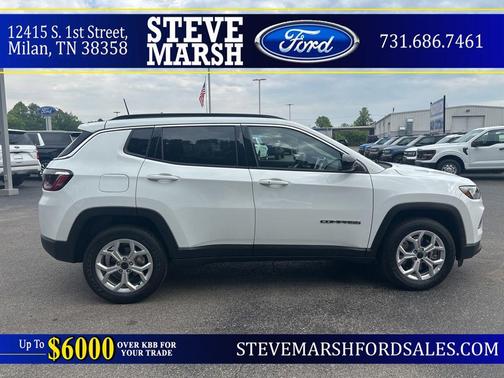 Bright White Clearcoat 2025 Jeep Compass Latitude