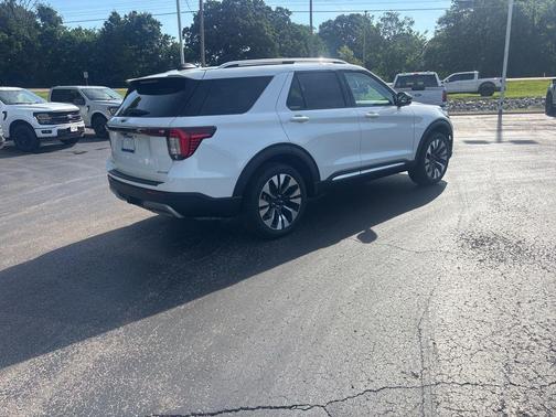 Star White Metallic Tri-Coat 2026 Ford Explorer Platinum