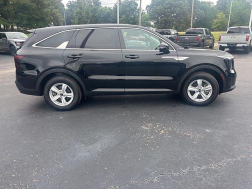 Ebony Black 2025 Kia Sorento LX