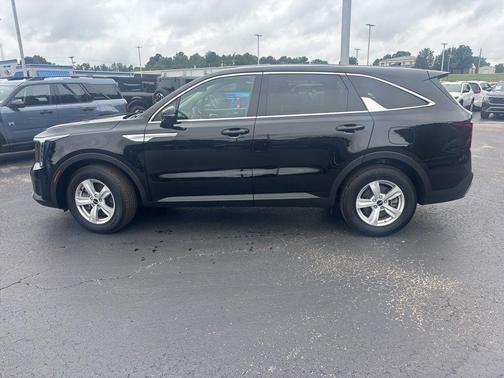 Ebony Black 2025 Kia Sorento LX