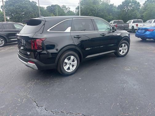 Ebony Black 2025 Kia Sorento LX