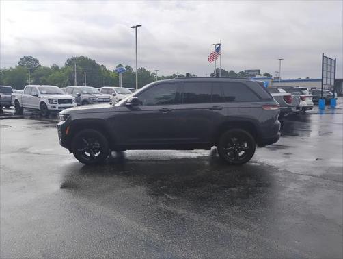 2022 Jeep Grand Cherokee Altitude