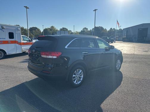 2018 Kia Sorento LX