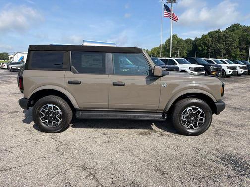 Marsh Gray 2026 Ford Bronco Outer Banks