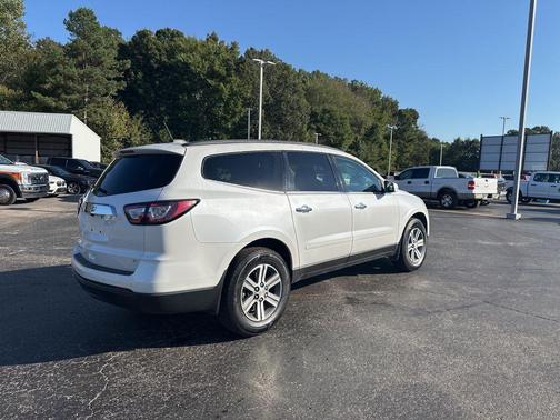 2017 Chevrolet Traverse 2LT