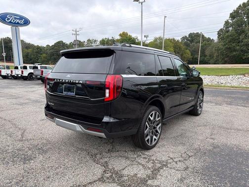 Agate Black Metallic 2026 Ford Expedition Platinum