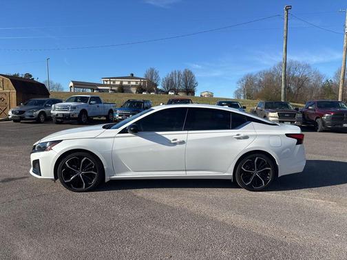 2024 Nissan Altima SR FWD