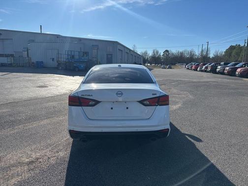 2024 Nissan Altima SR FWD