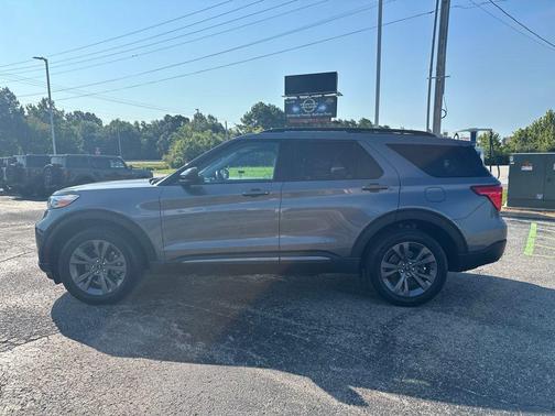 Gray Metallic 2024 Ford Explorer XLT