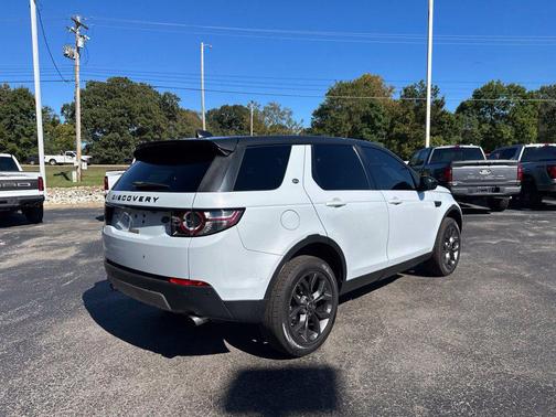 Yulong White Metallic 2019 Land Rover Discovery Sport HSE