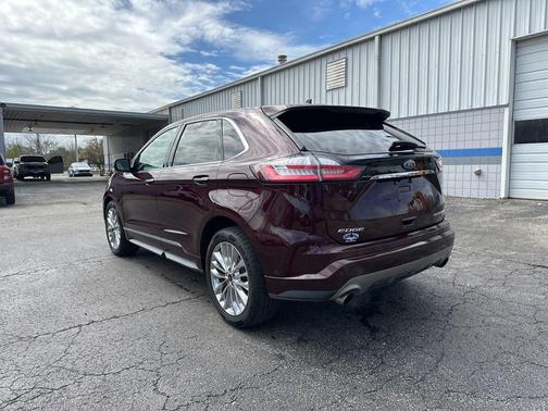 2020 Ford Edge Titanium