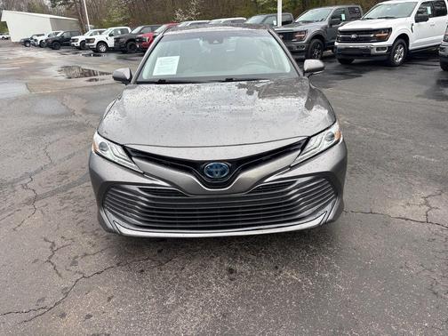 2019 Toyota Camry Hybrid XLE