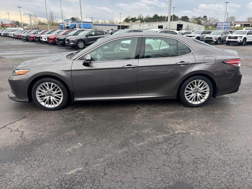 2019 Toyota Camry Hybrid XLE