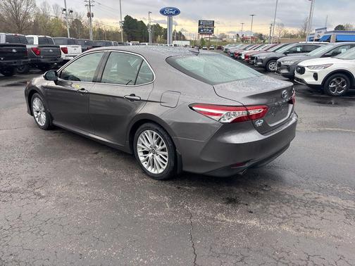 2019 Toyota Camry Hybrid XLE