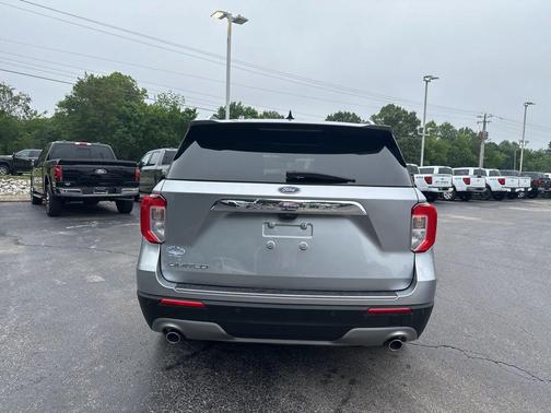 Iconic Silver Metallic 2022 Ford Explorer Limited