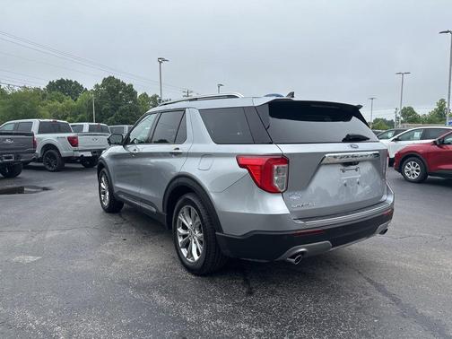 Iconic Silver Metallic 2022 Ford Explorer Limited