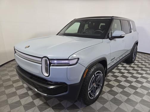 2025 Rivian R1S Adventure trim