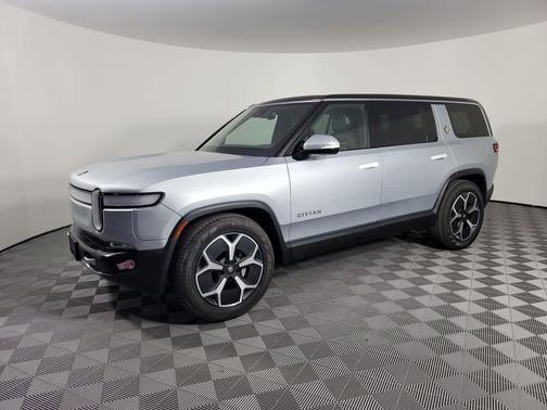 2024 Rivian R1S Adventure Package