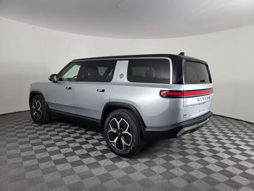 2024 Rivian R1S Adventure Package