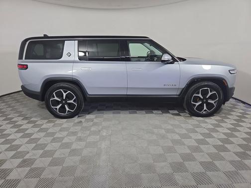 2024 Rivian R1S Adventure Quad Motor Large Pack
