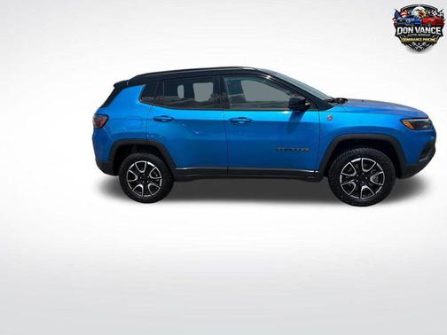 Hydro Blue Pearlcoat 2024 Jeep Compass Trailhawk