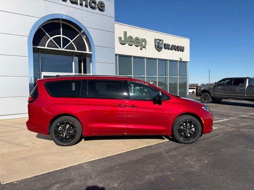 2026 Chrysler Pacifica L