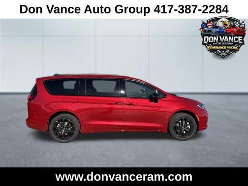 Red Hot Pearlcoat 2026 Chrysler Pacifica L