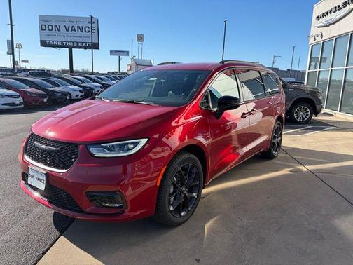 2026 Chrysler Pacifica L