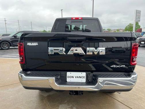 2025 RAM 2500 Tradesman Crew Cab 4x4 6'4' Box