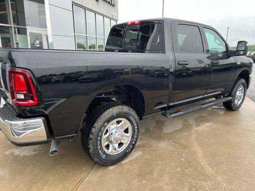 2025 RAM 2500 Tradesman Crew Cab 4x4 6'4' Box