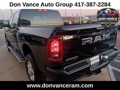 Diamond Black Crystal Pearlcoat 2026 RAM 2500 Big Horn Crew Cab 4x4 6'4' Box