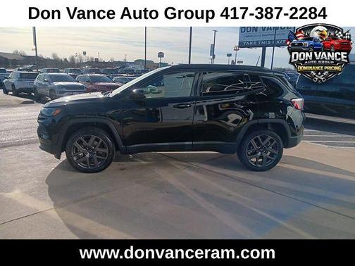 Diamond Black Crystal Pearlcoat 2026 Jeep Compass Latitude