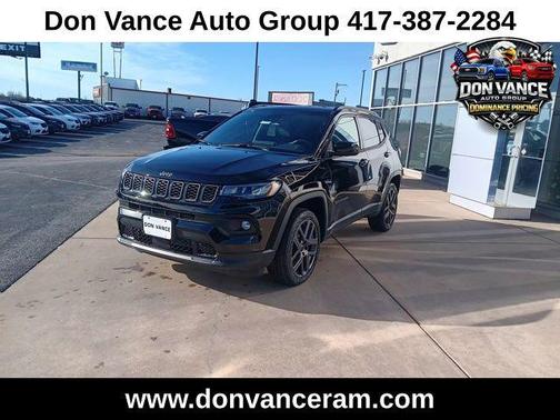 Diamond Black Crystal Pearlcoat 2026 Jeep Compass Latitude