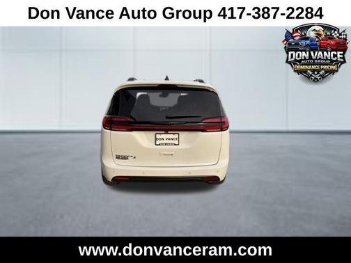 Bright White Clearcoat 2026 Chrysler Pacifica L