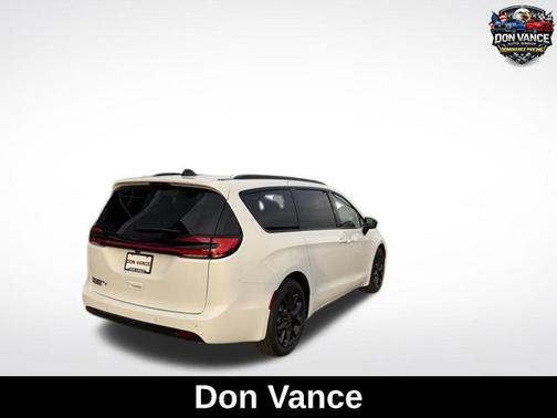 Bright White Clearcoat 2026 Chrysler Pacifica L