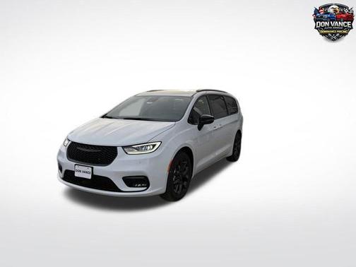 Bright White Clearcoat 2026 Chrysler Pacifica L