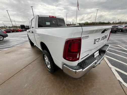 2025 RAM 2500 Big Horn Crew Cab 4x4 6'4' Box