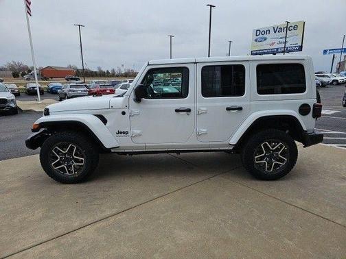 2025 Jeep Wrangler 4-Door Sahara 4x4