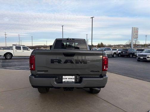 2026 RAM 3500 Big Horn Crew Cab 4x4 8' Box