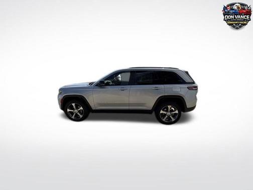 Silver Zynith 2026 Jeep Grand Cherokee Limited