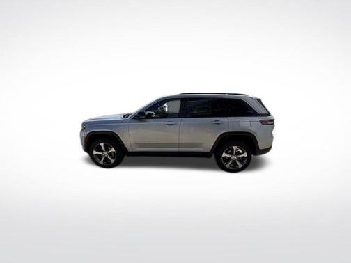 Silver Zynith 2026 Jeep Grand Cherokee Limited