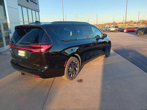 2026 Chrysler Pacifica Limited