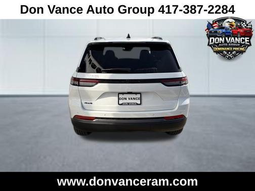 2026 Jeep Grand Cherokee Altitude