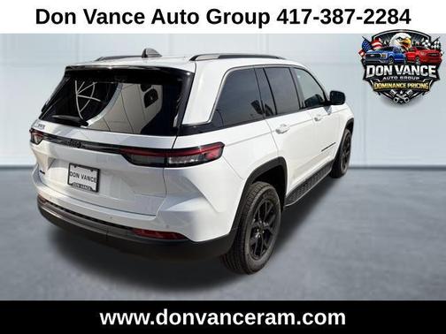 2026 Jeep Grand Cherokee Altitude