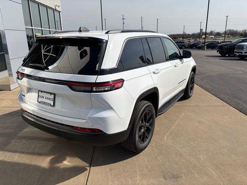 2026 Jeep Grand Cherokee Altitude