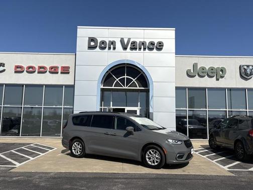2023 Chrysler Voyager LX