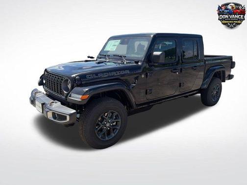 Black Clearcoat 2026 Jeep Gladiator 85th Anniversary Edition
