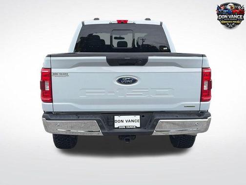 White Metallic 2022 Ford F-150 XLT