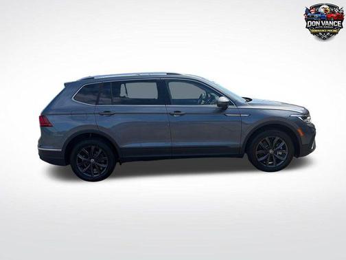 Platinum Gray Metallic 2022 Volkswagen Tiguan 2.0T SE 4MOTION