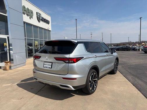 2024 Mitsubishi Outlander SE 2.5 2WD